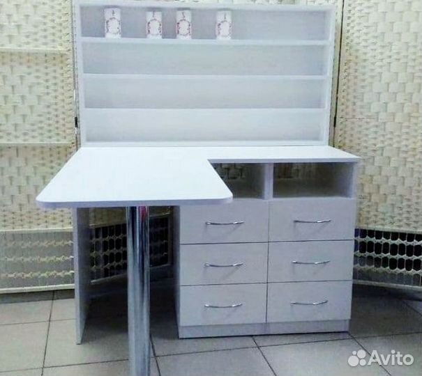 Маникюрный стол складной