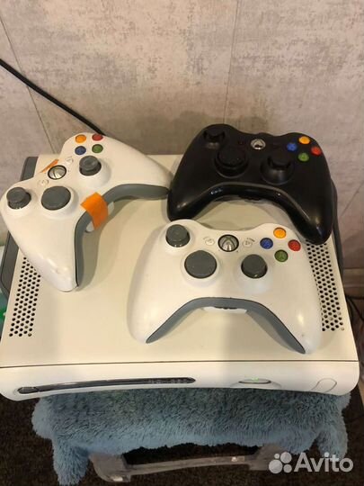 Xbox 360 прошитый,3 джойстика