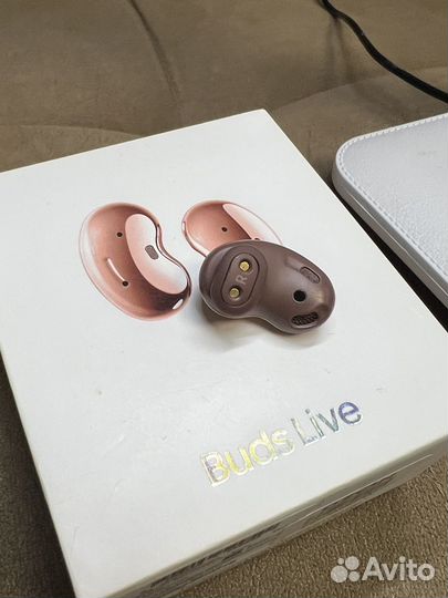Galaxy Buds Live правы наушник