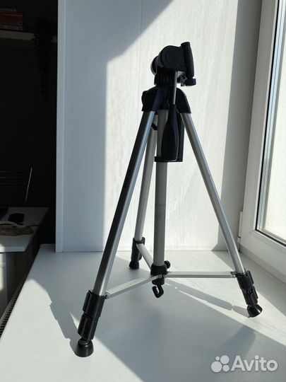 Штатив для фотоаппарата