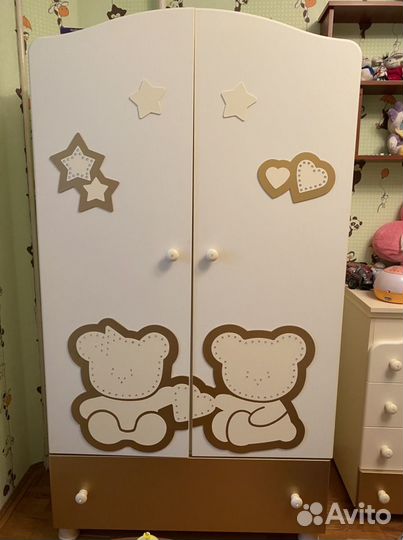 Детская мебель (шкаф+комод+люлька)