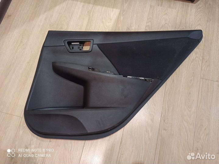 Обшивка двери задней правой toyota camry v50