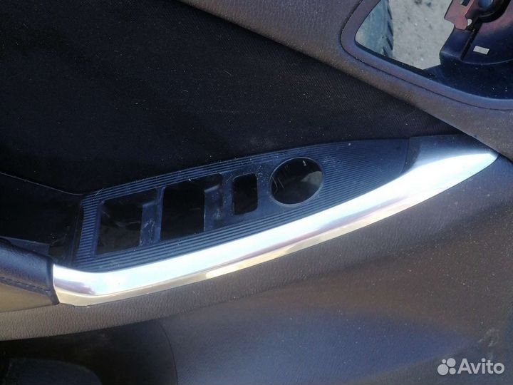 Обшивка передней левой двери мазда Mazda cx5