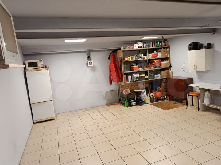 Гараж, > 30 м²