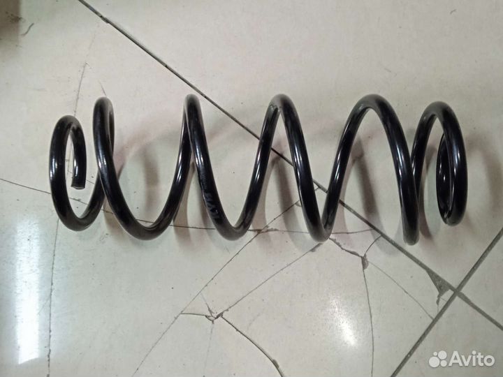 Пружина передняя VW Passat 1.6/1.8/T/1.9TDi 96)