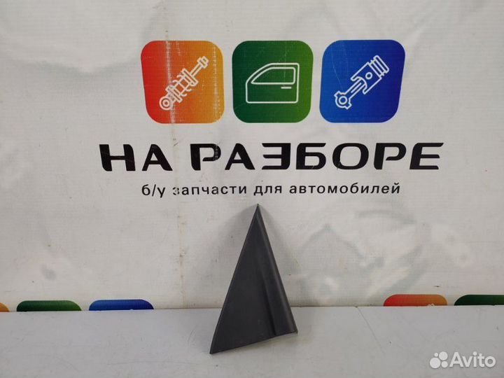 Накладка двери внутренняя передняя правая Lexus