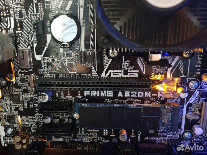 AMD 200GE 8 Gb DDR4 SSD 128Gb AMD Radeon Vega 3
