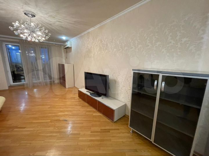 2-к. квартира, 82 м², 9/12 эт.