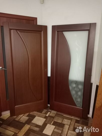 Две деревянных двери 2х0.9м