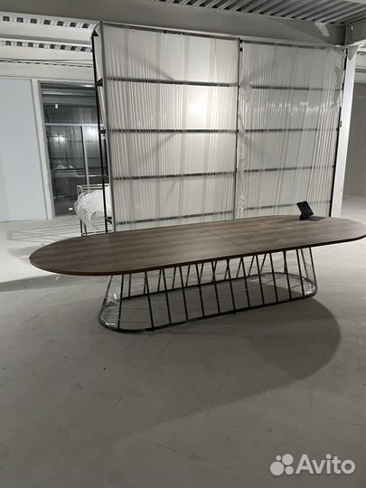 Большой стол для переговоров Loft