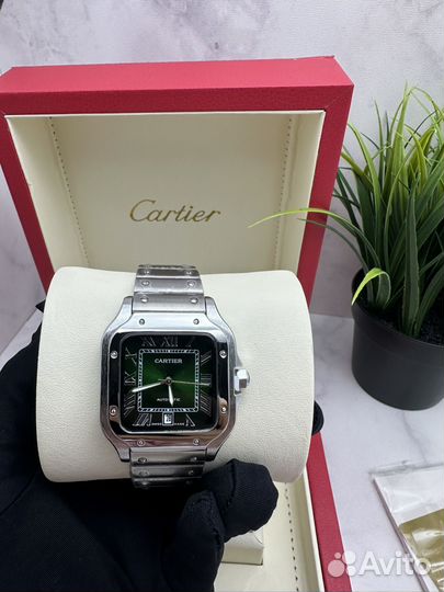 Наручные часы зеленые cartier