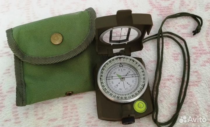 Компас туристический жидкостный в армейском стиле