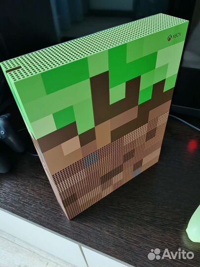 Microsoft Xbox One S 1TB Minecraft Edition