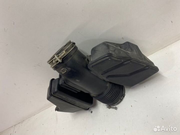 Патрубок воздушного фильтра Toyota Land Cruiser