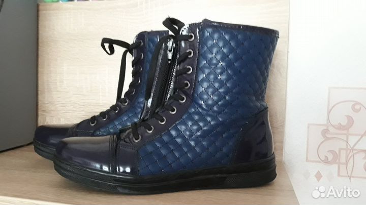 Продам демисезонные ботинки