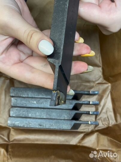 Резцы отрезные 25х16