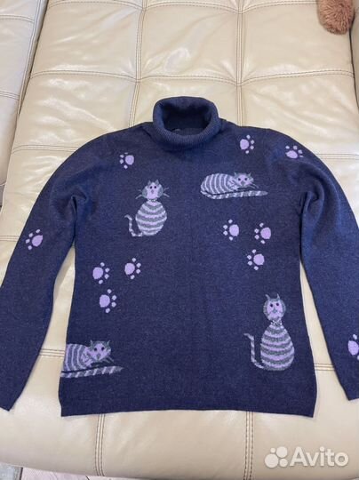 Свитер женский