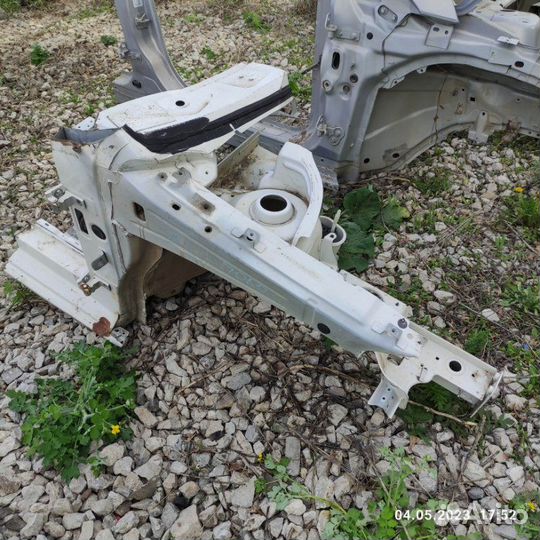 Лонжерон передний правый Volkswagen Polo cfna 2011