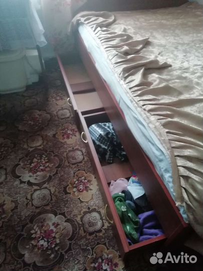 Кровать