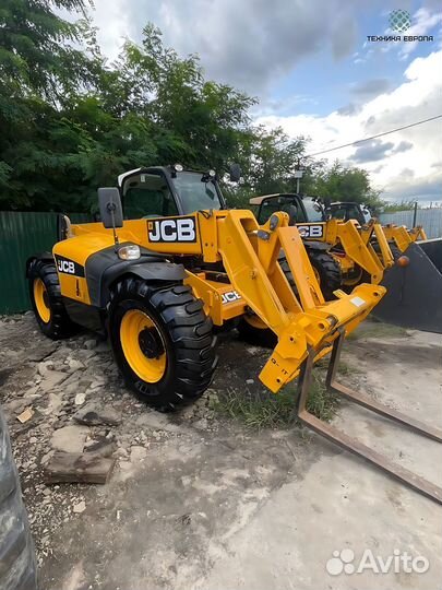 Телескопический погрузчик JCB 541-70, 2012