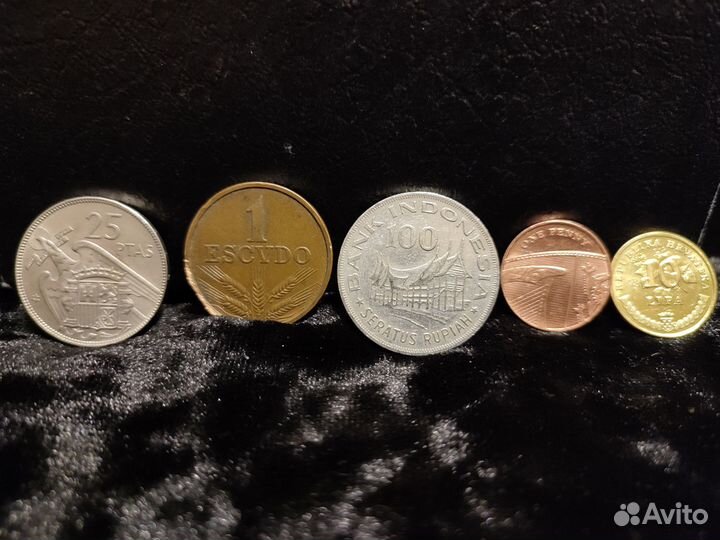 Набор иностранных монет 10 шт экзотика