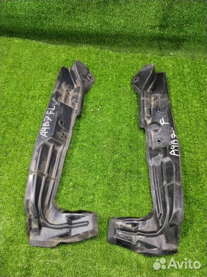 Пыльник крыла передний Audi A4 B7