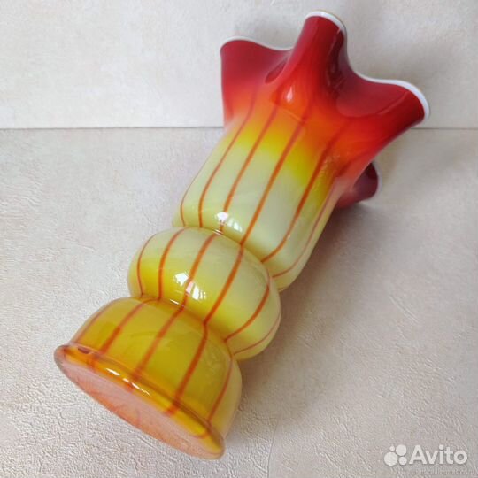 Ваза «Красный май