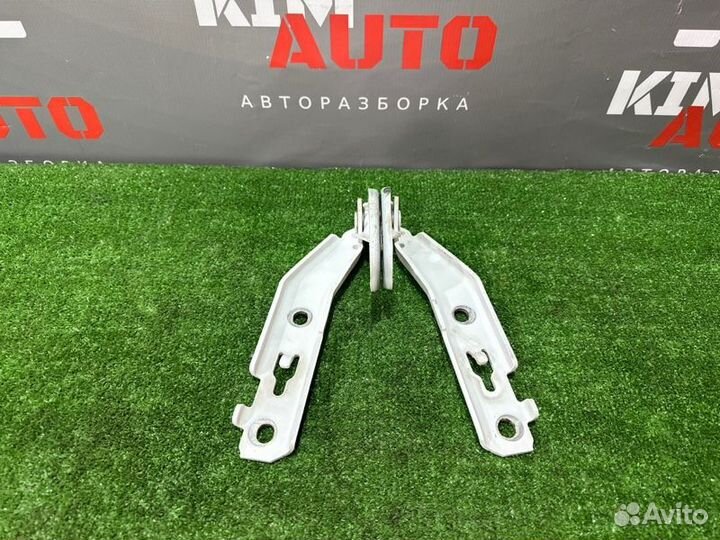 Петля капота Audi A6 C6 Quattro 3.2 2007