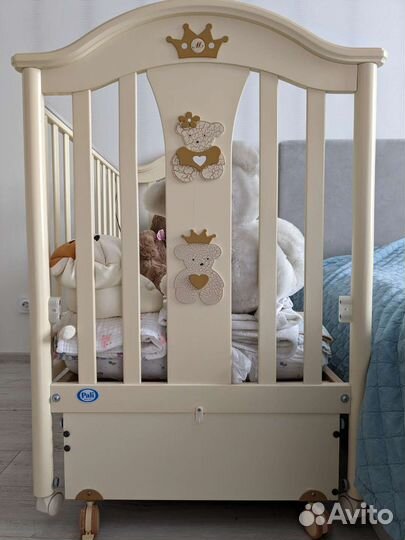 Кроватка Pali с маятником