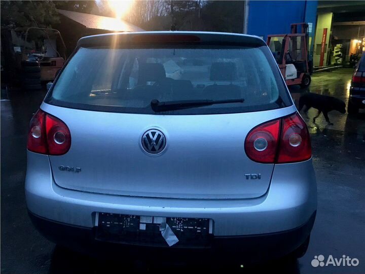 Разбор на запчасти Volkswagen Golf 5