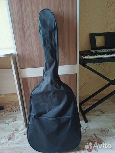 Акустическая гитара