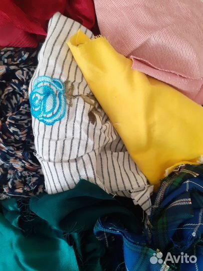 Обрезки тканей для рукоделия