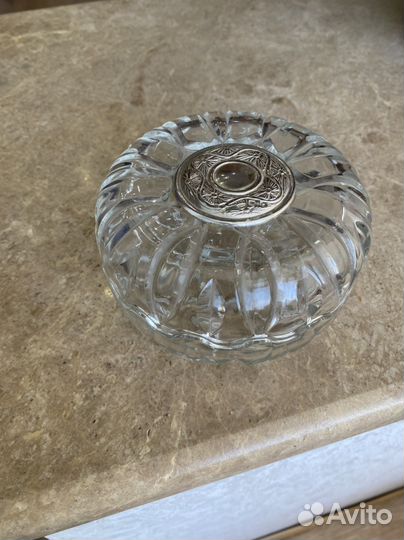 Хрустальная вазочка с крышкой