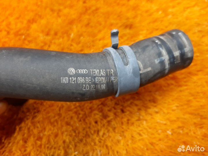 Патрубок системы охлаждения Audi A3 8P CAX