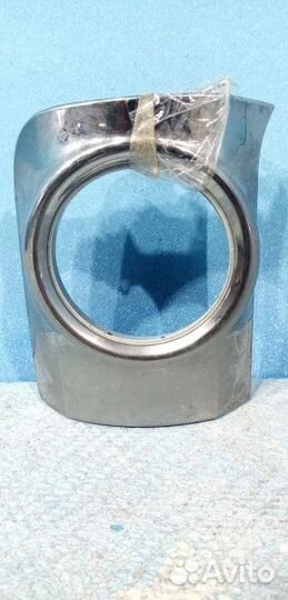 Рамка противотуманной фары правой Lexus LX 3