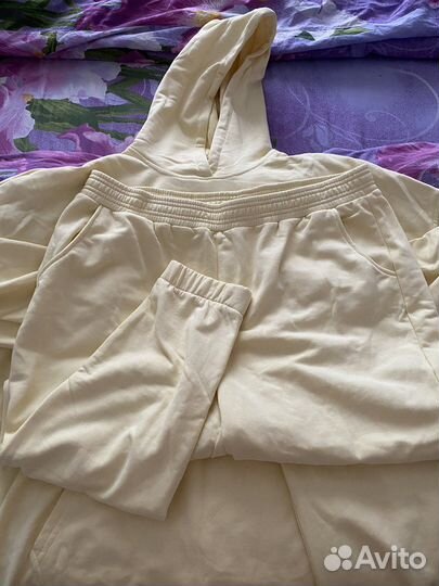 Спортивный костюм женский