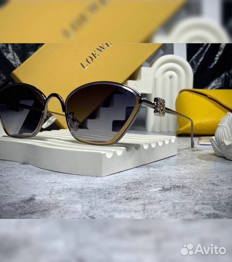 Очки женские loewe