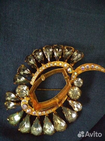 Винтажная брошь