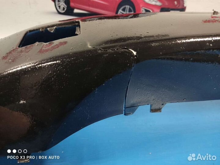 Накладка переднего бампера Пежо 308 с дефектом