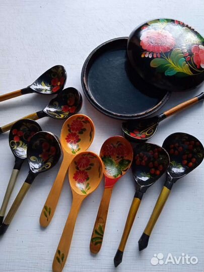 Шкатулка и ложки. Торг уместен. Цена за всё