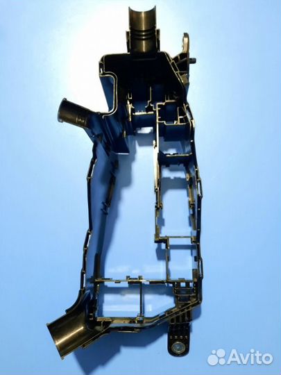 Корпус блока предохранителей средняя часть