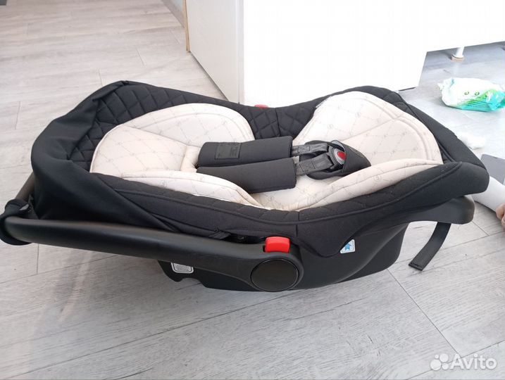 Автолюлька для новорожденных Happy Baby автокресло