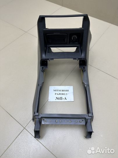 Центральная консоль Mitsubishi Pajero 3
