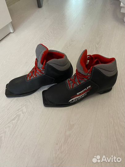 Лыжные ботинки