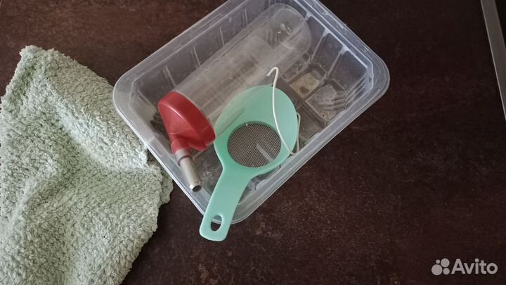 Домик для хомячка, поилка