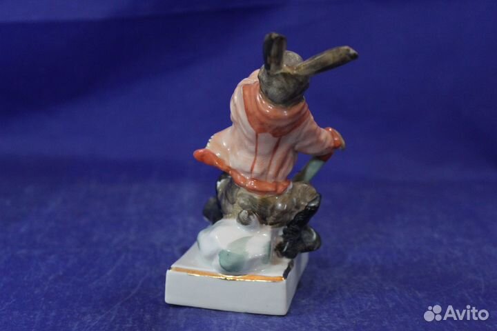 Заяц-хвастун серия На злобу дня статуэтка фарфор