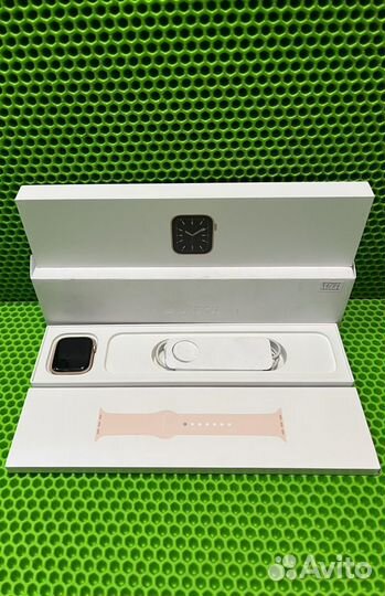 Часы Apple Watch 6 44mm