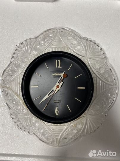 Старинные настенные часы маяк