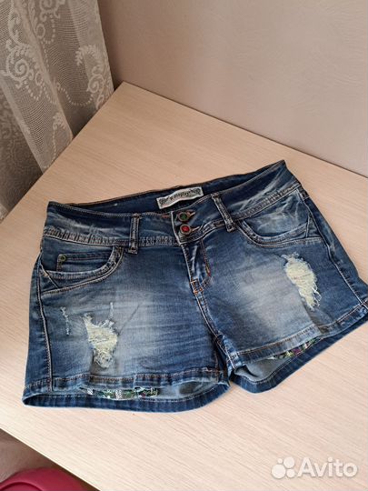 Шорты женские