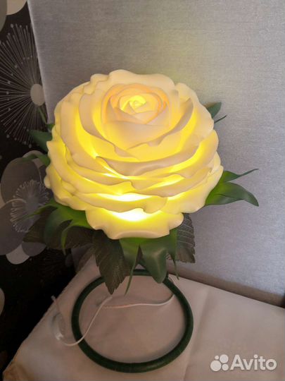 Цветок светильник из изолона.